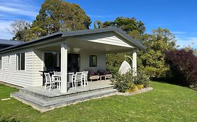 Honey Cottage - A Cosy Cottage In Idyllic Tasman Region